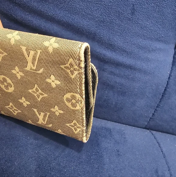 Authentic LOUIS VUITTON Monogram Idylle Multicles 6 Key Case M62992 Navy & Gray - Picture 8 of 13